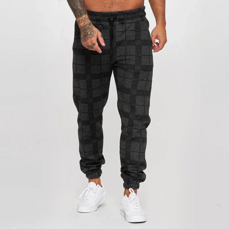 Plaid pants for men: elegance and comfort