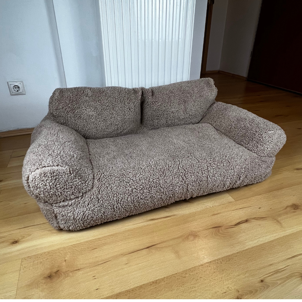 Canapea liniștitoare pentru animale - Confort și serenitate asigurate